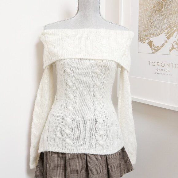 Offwhite Cable Knit Off the Shoulder Sweater 🍦 SUZY SHIER - Picture 1 of 8